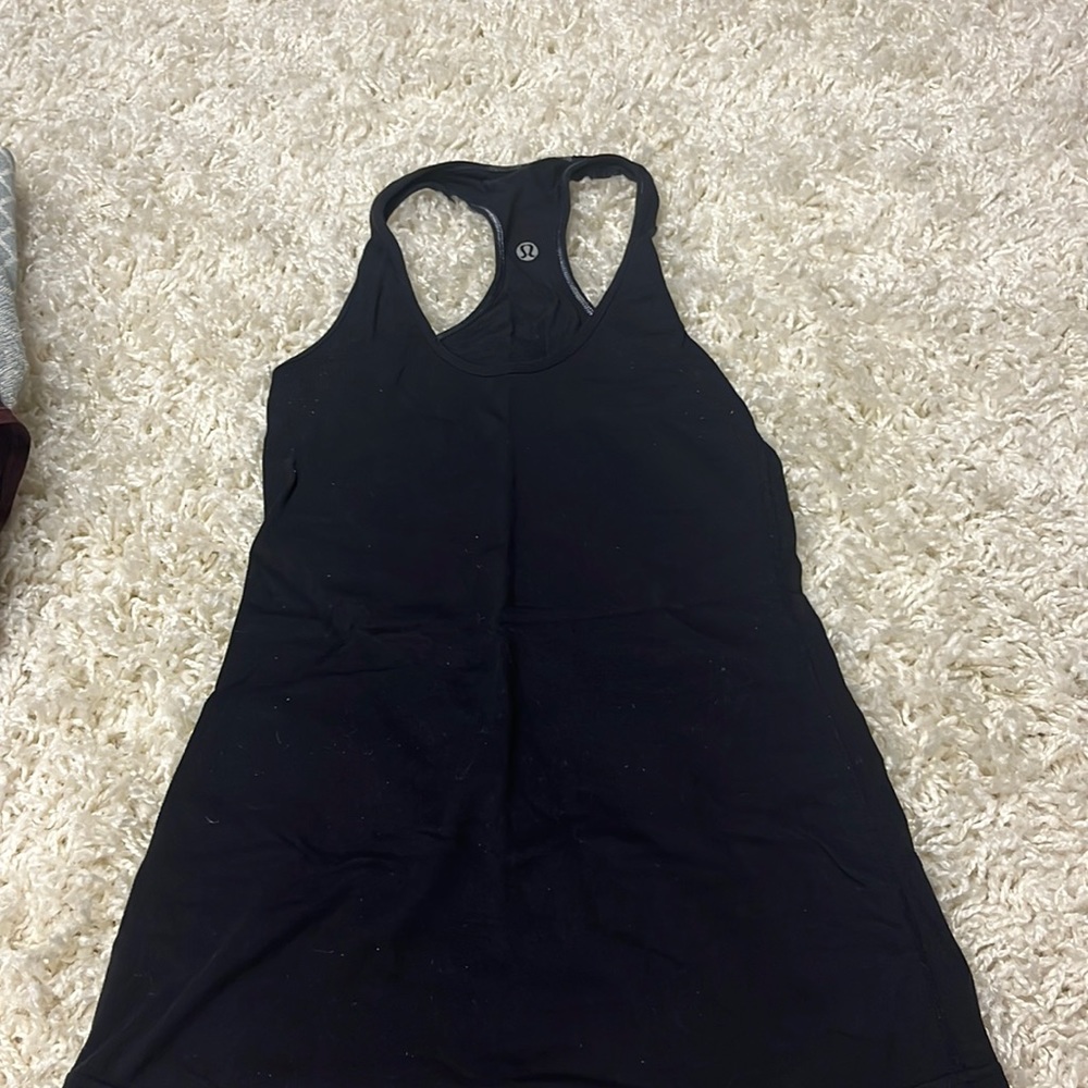 Lululemon black tank